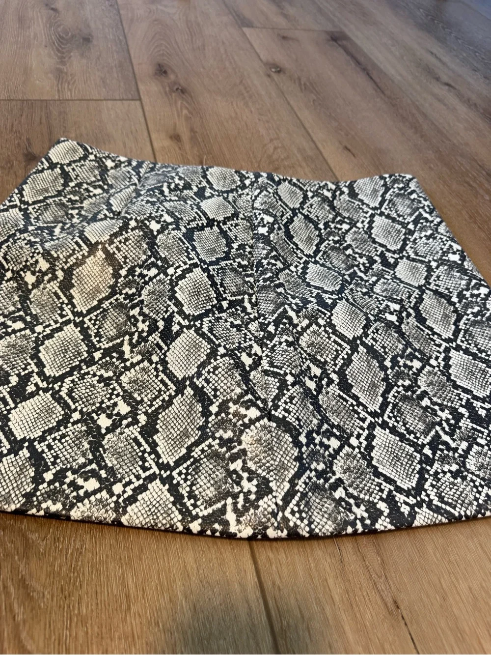H&M Divided snakeskin print mini skirt vegan imitation leather size 14